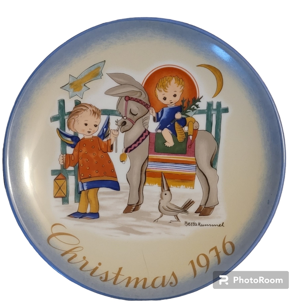 Vintage 1976 Sister Berta Hummel Limited Edition Collectors Plate